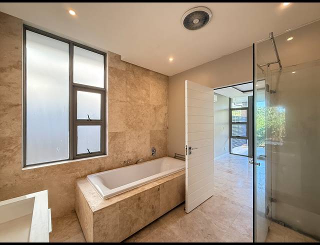 3 BEDROOM APARTMENT FOR SALE IN ZIMBALI ESTATE